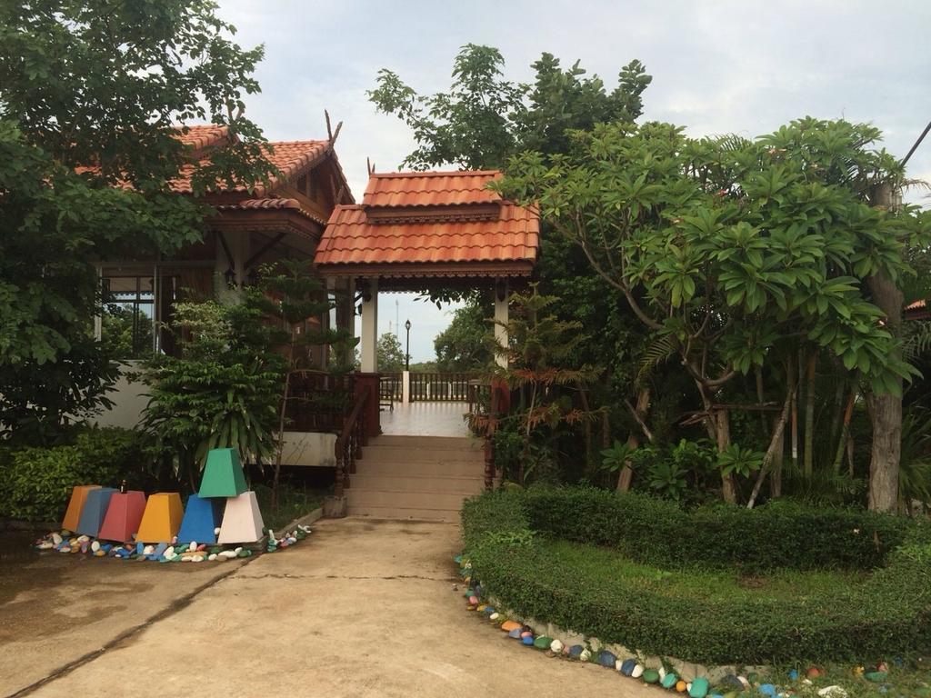 Plaifah Resort Ubon Song Khon Exterior photo