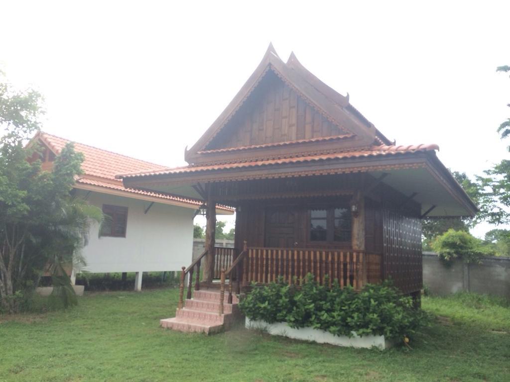 Plaifah Resort Ubon Song Khon Exterior photo